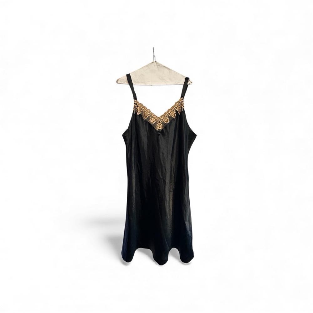 Vintage Y2K Era Secret Treasures Black Chemise with Gold Accents XL - Picture 1 of 8